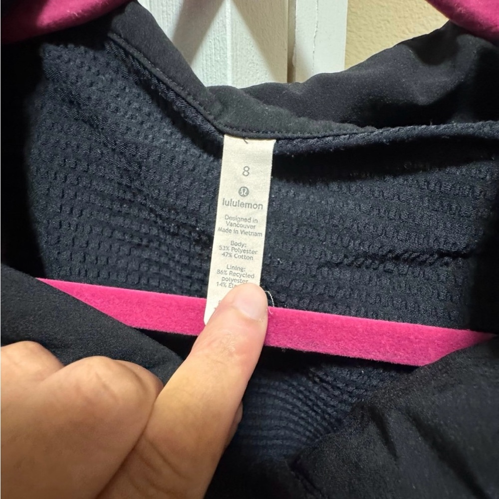 LuLuLemon Quarter-Zip light Jacket - Picture 4 of 4
